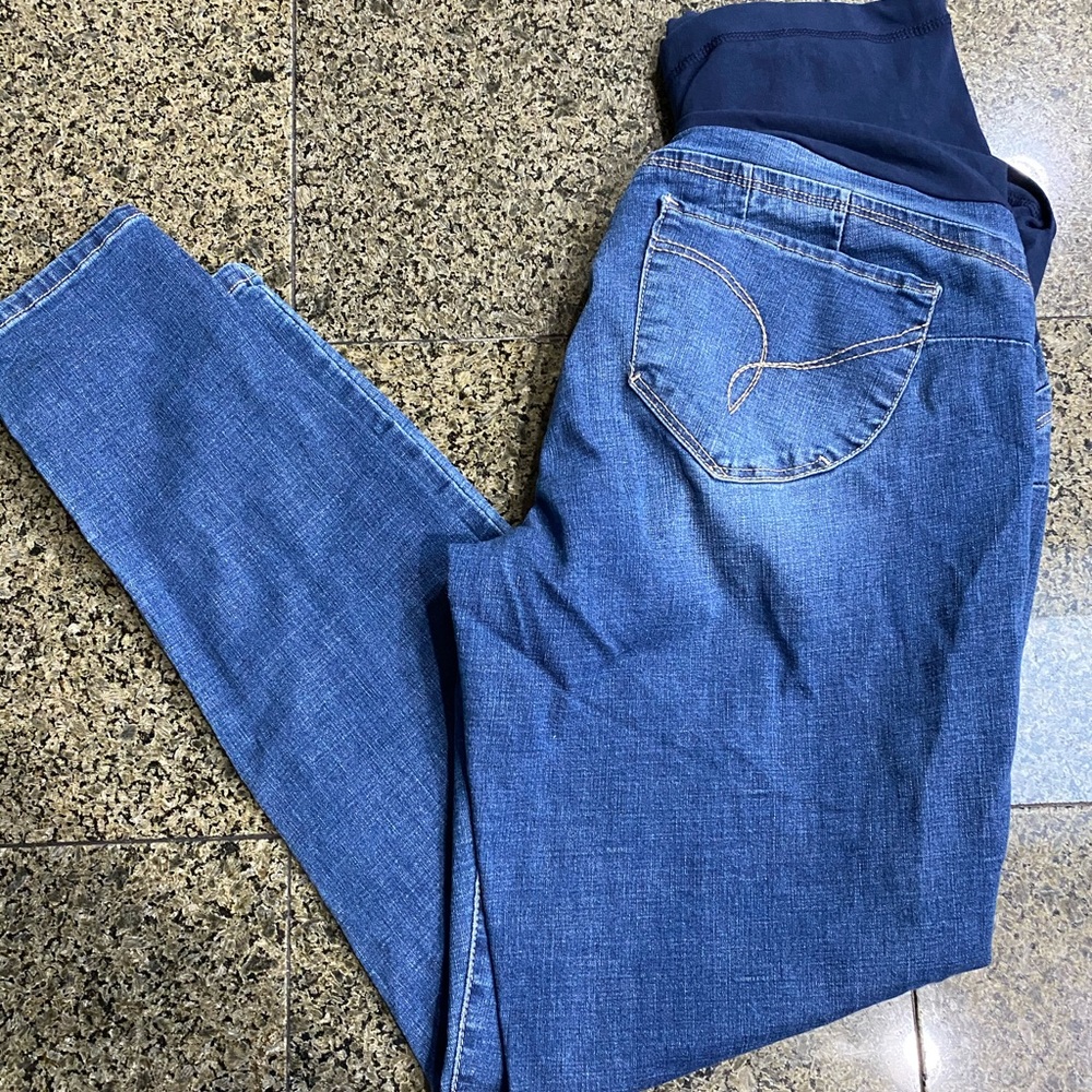 YMI Maternity jeans